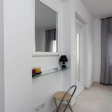 Luna- Studio With Balcony And Sea View A2+1