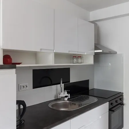 Luna- Studio With Balcony And Sea View A2+1 *